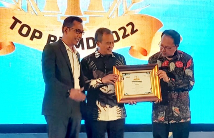 Hebat BPR Kerta Raharja Kabupaten Bandung Sabet Anugerah 50 Top BUMD