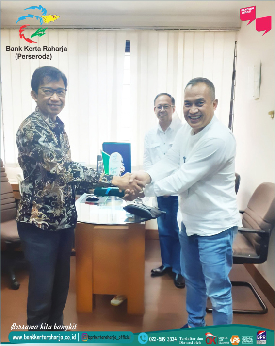 Kunjungan Direktur Utama dan Direktur Operasional PT BPR Kerta Raharja (Perseroda) ke PT BPR Artha Karya Usaha